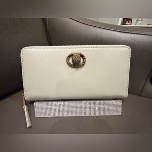 NWOT! Kurt Geiger London Chelsea Zip Wallet